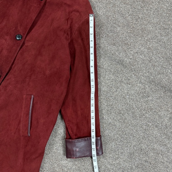 Red jacket - Picture 12 of 16